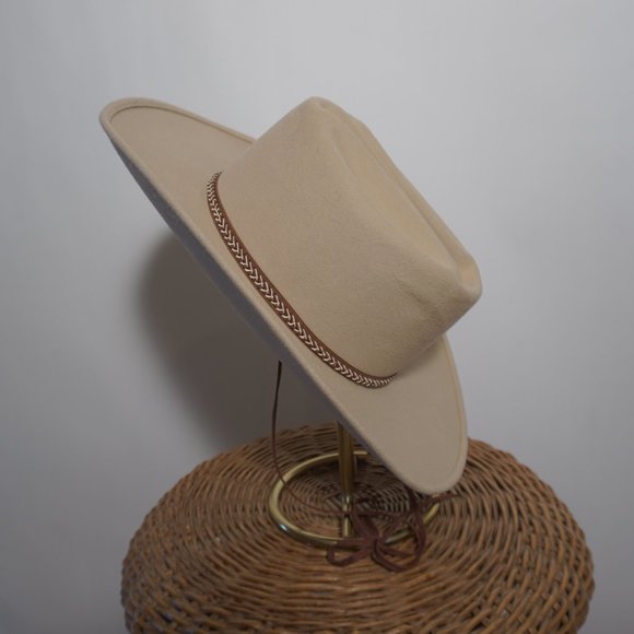 Vintage Sand and Sage 100% Virgin Wool hat main image 6